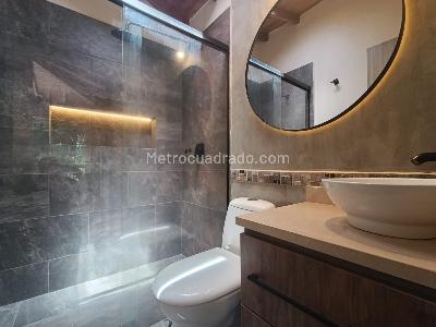 Casa de 4 alcobas en arriendo en Loma El Atravesado, Envigado, 250 m² · foto 8 de 20