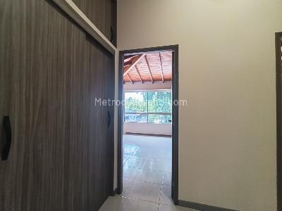 Casa de 4 alcobas en arriendo en Loma El Atravesado, Envigado, 250 m² · foto 9 de 20