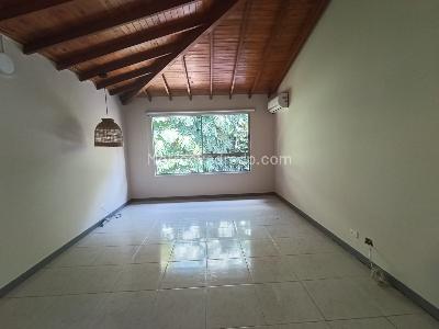 Casa de 4 alcobas en arriendo en Loma El Atravesado, Envigado, 250 m² · foto 16 de 20