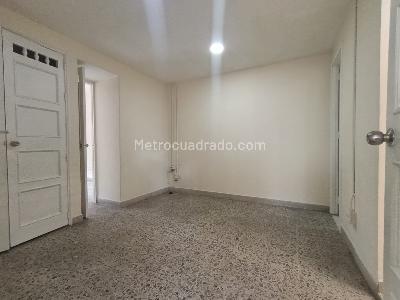 Casa de 5 alcobas en arriendo en Villa Nueva, Medellín, 160 m² · foto 7 de 20