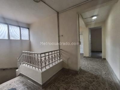 Casa de 5 alcobas en arriendo en Villa Nueva, Medellín, 160 m² · foto 8 de 20