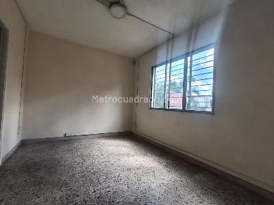 Casa de 5 alcobas en arriendo en Villa Nueva, Medellín, 160 m² · foto 9 de 20