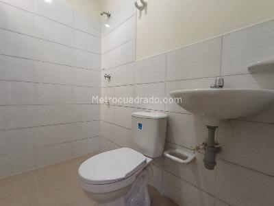 Casa de 5 alcobas en arriendo en Villa Nueva, Medellín, 160 m² · foto 12 de 20