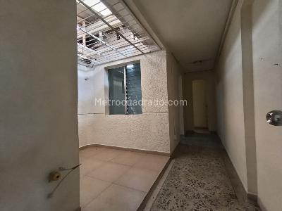 Casa de 5 alcobas en arriendo en Villa Nueva, Medellín, 160 m² · foto 15 de 20