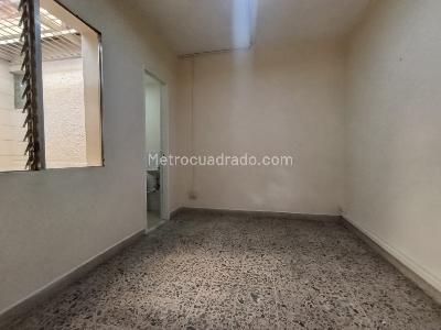 Casa de 5 alcobas en arriendo en Villa Nueva, Medellín, 160 m² · foto 16 de 20