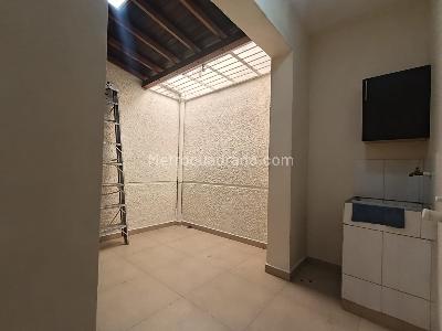 Casa de 5 alcobas en arriendo en Villa Nueva, Medellín, 160 m² · foto 19 de 20