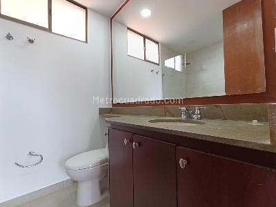 Apartamento de 3 alcobas en arriendo en El Tesoro, Medellín, 120 m² · foto 11 de 18