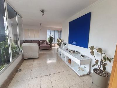 Apartamento de 4 alcobas en venta en Bolivariana, Medellín, 294 m² · foto 3 de 18