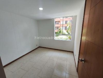 Apartamento de 3 alcobas en arriendo en Laureles Medellin, Medellín, 82 m² · foto 2 de 14