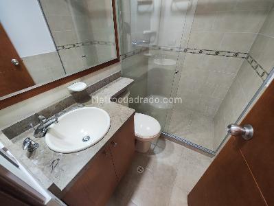 Apartamento de 3 alcobas en arriendo en Laureles Medellin, Medellín, 82 m² · foto 8 de 14