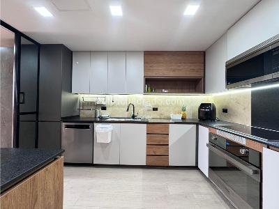 Apartamento de 2 alcobas en venta en Loma De Las Brujas, Envigado, 87 m² · foto 7 de 18