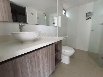 Apartamento de 2 alcobas en arriendo en Loma De Las Brujas, Envigado, 92 m² · foto 13 de 16