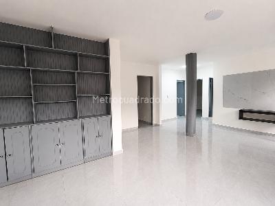 Casa de 3 alcobas en arriendo en Parque De Envigado, Envigado, 120 m² · foto 1 de 15
