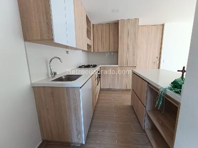 Apartamento de 3 alcobas en arriendo en Camino Verde, Envigado, 88 m² · foto 3 de 11