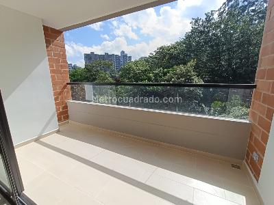 Apartamento de 3 alcobas en arriendo en Camino Verde, Envigado, 88 m² · foto 4 de 11