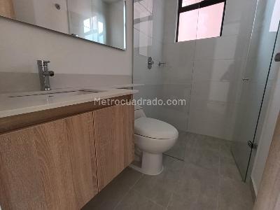 Apartamento de 3 alcobas en arriendo en Camino Verde, Envigado, 88 m² · foto 8 de 11