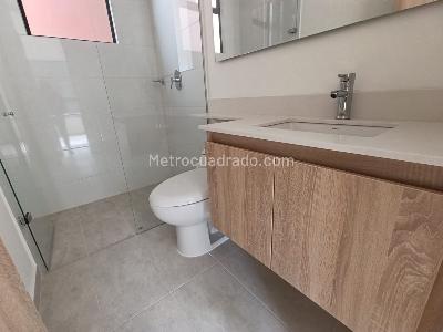 Apartamento de 3 alcobas en arriendo en Camino Verde, Envigado, 88 m² · foto 10 de 11