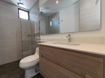 Apartamento de 1 alcoba en arriendo en Los Balsos, Medellín, 64 m² · foto 3 de 11