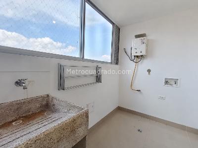 Apartamento de 3 alcobas en arriendo en Santa Maria De Los Angeles, Medellín, 139 m² · foto 10 de 20