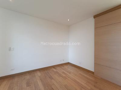 Apartamento de 3 alcobas en arriendo en Loma De Los Parra, Medellín, 170 m² · foto 3 de 20