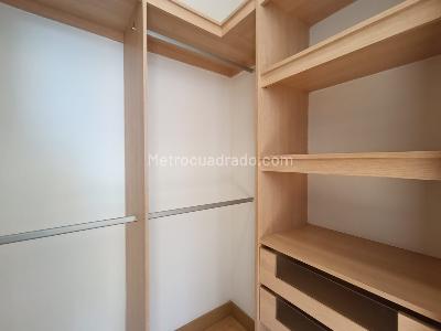 Apartamento de 3 alcobas en arriendo en Loma De Los Parra, Medellín, 170 m² · foto 5 de 20