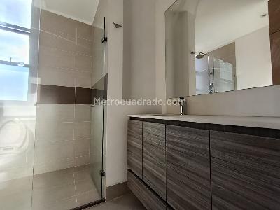 Apartamento de 3 alcobas en arriendo en Loma De Los Parra, Medellín, 170 m² · foto 6 de 20
