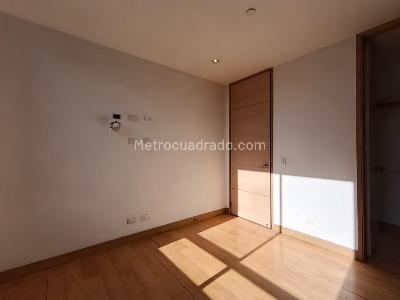 Apartamento de 3 alcobas en arriendo en Loma De Los Parra, Medellín, 170 m² · foto 7 de 20