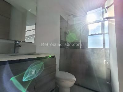 Apartamento de 3 alcobas en arriendo en Loma De Los Parra, Medellín, 170 m² · foto 10 de 20