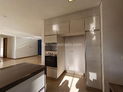 Apartamento de 3 alcobas en arriendo en Loma De Los Parra, Medellín, 170 m² · foto 14 de 20