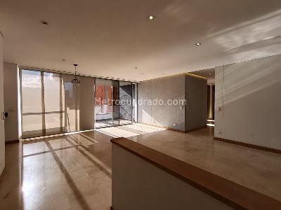 Apartamento de 3 alcobas en arriendo en Loma De Los Parra, Medellín, 170 m² · foto 18 de 20