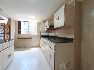 Apartamento de 3 alcobas en arriendo en Lalinde, Medellín, 135 m² · foto 3 de 20