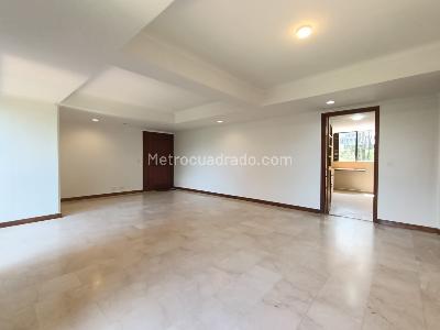 Apartamento de 3 alcobas en arriendo en Lalinde, Medellín, 135 m² · foto 6 de 20