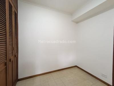 Apartamento de 3 alcobas en arriendo en Lalinde, Medellín, 135 m² · foto 9 de 20