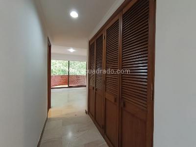 Apartamento de 3 alcobas en arriendo en Lalinde, Medellín, 135 m² · foto 12 de 20