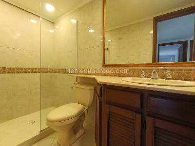 Apartamento de 3 alcobas en arriendo en Lalinde, Medellín, 135 m² · foto 13 de 20