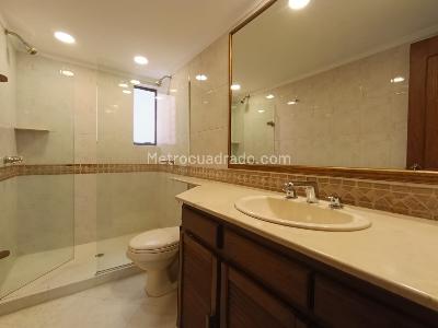 Apartamento de 3 alcobas en arriendo en Lalinde, Medellín, 135 m² · foto 19 de 20