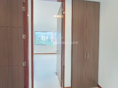 Apartamento de 2 alcobas en arriendo en Los Balsos, Medellín, 92 m² · foto 8 de 20