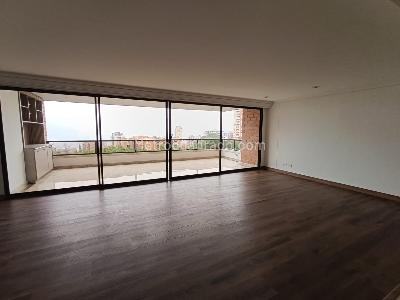Apartamento de 4 alcobas en arriendo en Los Balsos, Medellín, 348 m² · foto 4 de 20