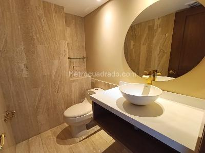 Apartamento de 4 alcobas en arriendo en Los Balsos, Medellín, 348 m² · foto 12 de 20