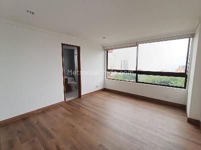 Apartamento de 4 alcobas en arriendo en Los Balsos, Medellín, 348 m² · foto 19 de 20