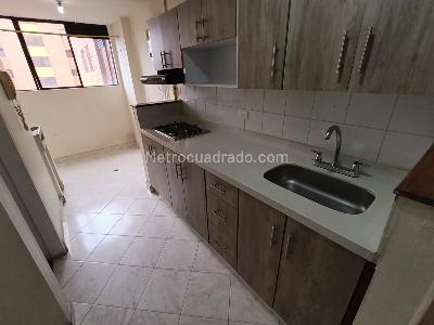 Apartamento de 3 alcobas en arriendo en Carlos E, Medellín, 94 m² · foto 4 de 15
