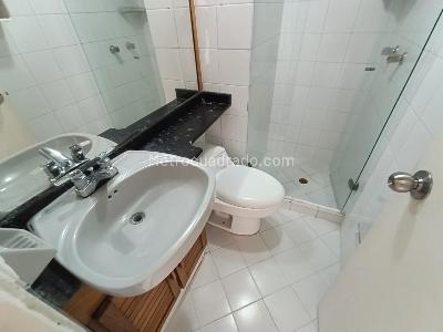 Apartamento de 3 alcobas en arriendo en Carlos E, Medellín, 94 m² · foto 8 de 15