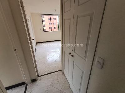 Apartamento de 3 alcobas en arriendo en Carlos E, Medellín, 94 m² · foto 9 de 15