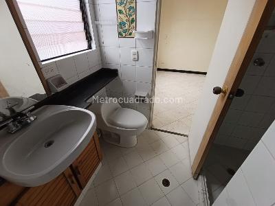 Apartamento de 3 alcobas en arriendo en Carlos E, Medellín, 94 m² · foto 14 de 15