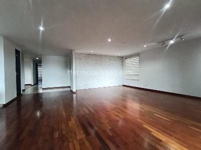Apartamento de 4 alcobas en arriendo en La Calera, Medellín, 250 m² · foto 3 de 20