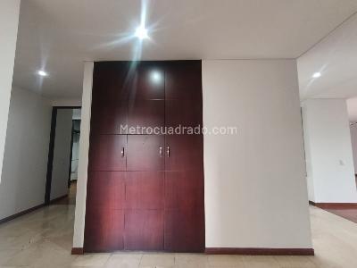 Apartamento de 4 alcobas en arriendo en La Calera, Medellín, 250 m² · foto 14 de 20