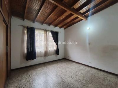 Casa de 3 alcobas en arriendo en El Nogal Los Almendros, Medellín, 370 m² · foto 10 de 18