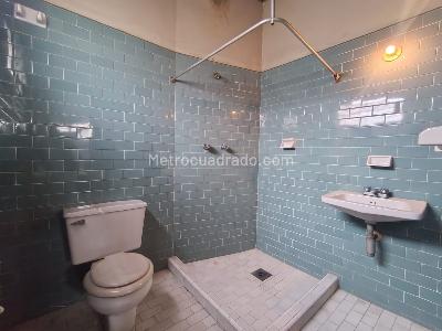 Casa de 3 alcobas en arriendo en El Nogal Los Almendros, Medellín, 370 m² · foto 17 de 18
