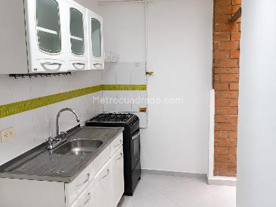 Apartamento de 1 alcoba en arriendo en Lorena, Medellín, 42 m² · foto 2 de 8