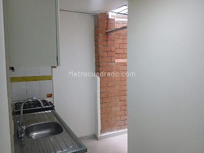 Apartamento de 1 alcoba en arriendo en Lorena, Medellín, 42 m² · foto 3 de 8